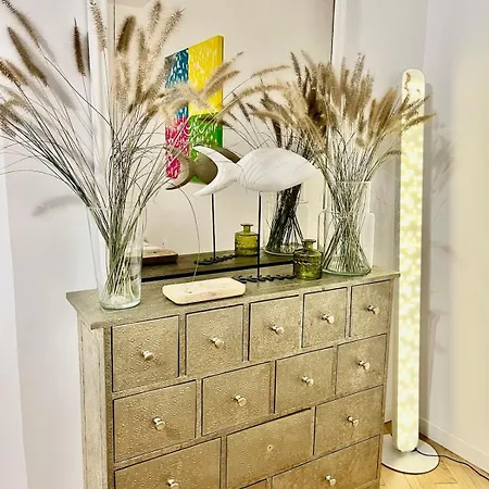 Bright Cozy & Chic 2 Min Paris Lejlighed Clichy