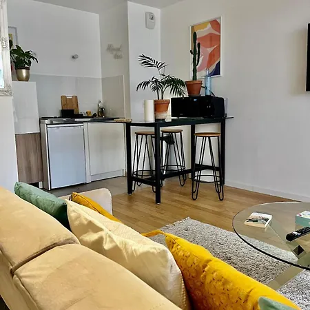 Bright Cozy & Chic 2 Min Paris Lejlighed Clichy