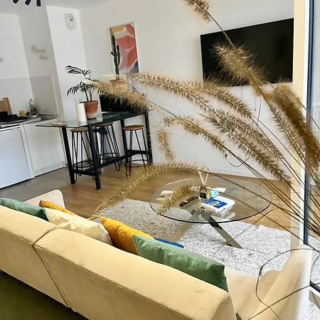 Apartment Bright Cozy & Chic 2 Min Paris *